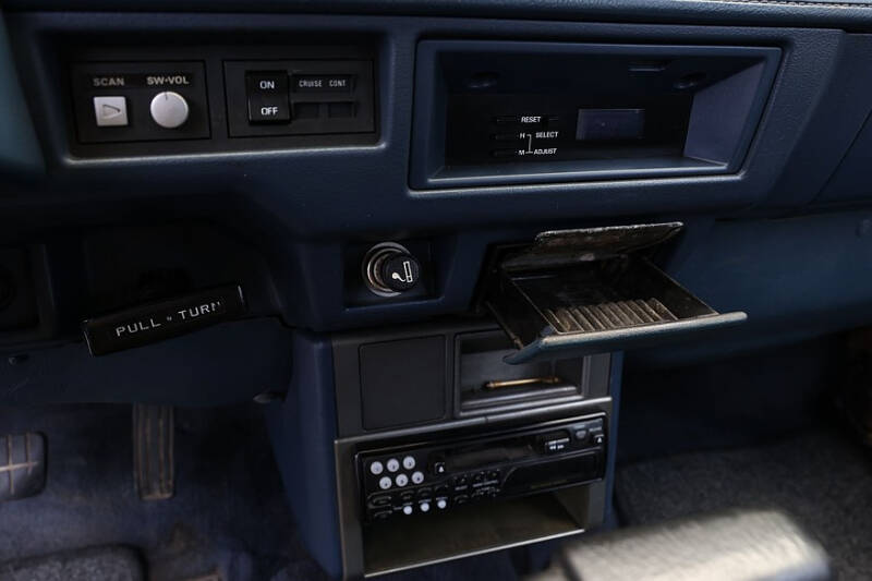 Кузов без центральной стойки и сдвижные двери: опыт владения Nissan Stanza Wagon 1986 года