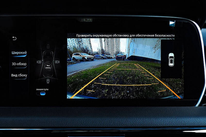 Пассажирский простор и премиальные нестыковки: тест-драйв Hongqi HS5